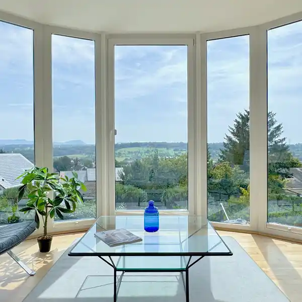 EXCEPTIONAL ARCHITECT-DESIGNED HOUSE