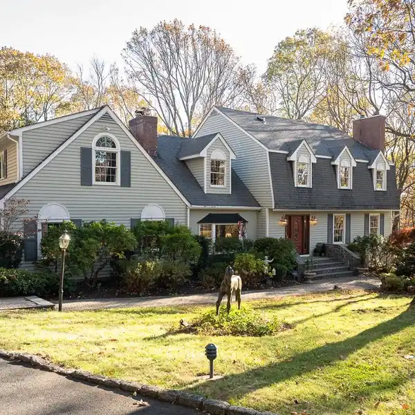 SPRAWLING COLONIAL ON A PEACEFUL CUL-DE-SAC