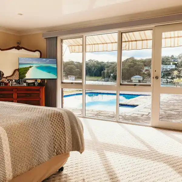 PRIME CONNELLS POINT WATERFRONT WITH PRIVATE JETTY