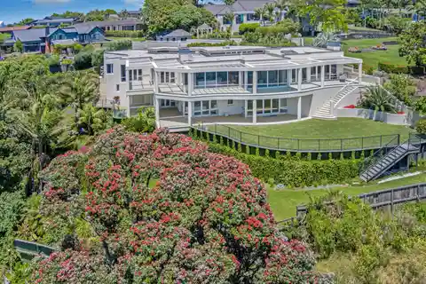 Majestic Coastal Paradise