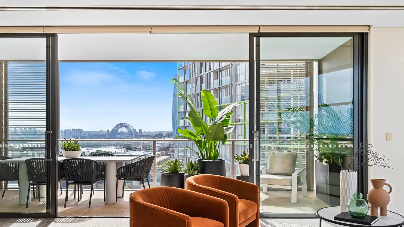 Commanding City and Harbour Views