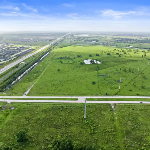 EXPANSIVE 133-ACRE PROPERTY