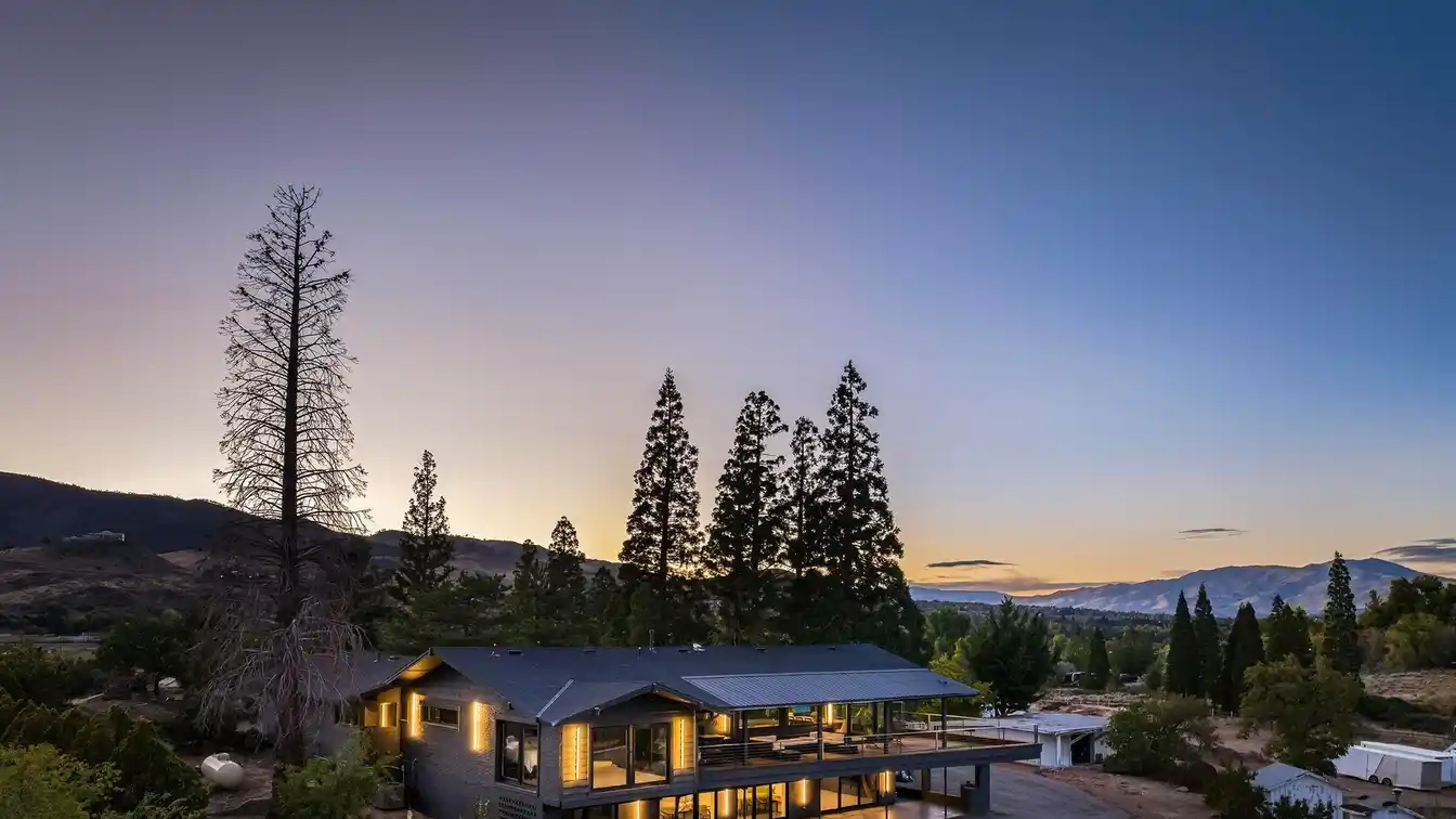 Luxurious Sanctuary with Unrivaled City Views