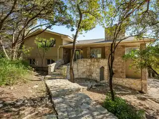 Stunning City Views in Private Location