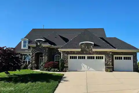 Smart Luxury with Breathtaking Outdoor Living
