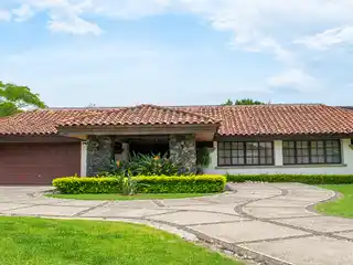 Spectacular Property in Prime Location