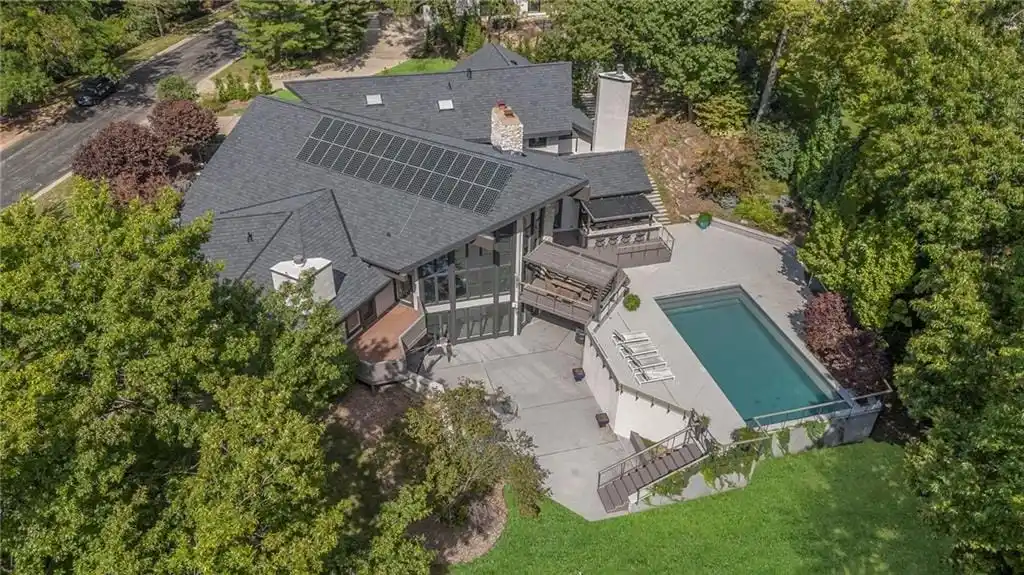 Incredible Contemporary Home in the Point