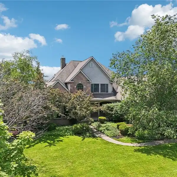 SPACIOUS LAKEFRONT HOME WITH PANORAMIC VIEWS