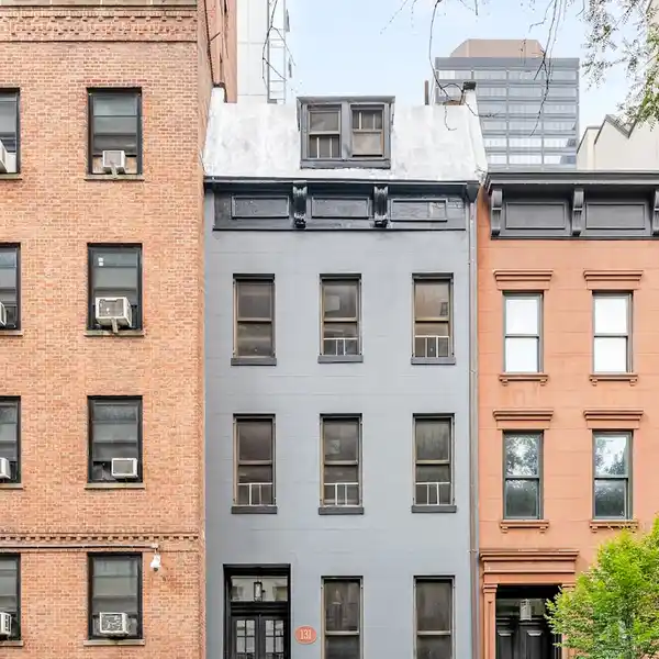 A TOWNHOUSE OF ENDLESS POSSIBILITY