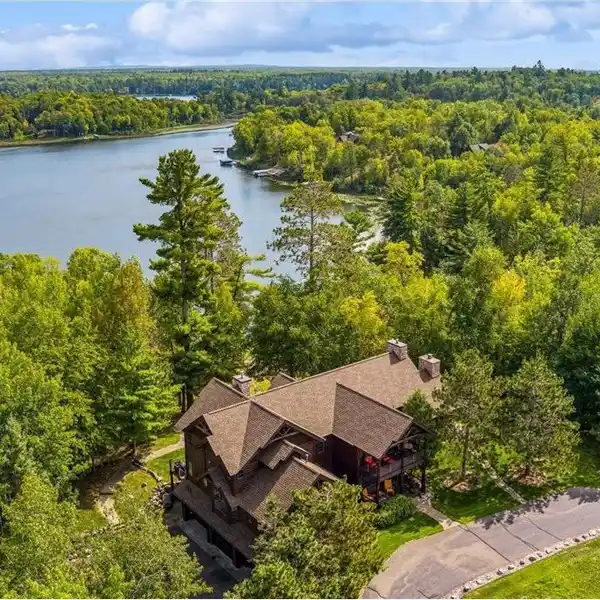 ONE-OF-A-KIND LUXURY LAKE HOME
