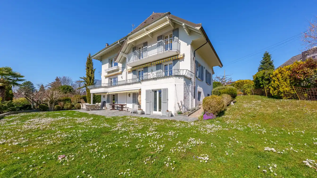 Captivating Property in a Peaceful Setting