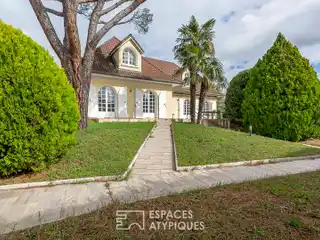 Renovated Home with Pool and Pool House
