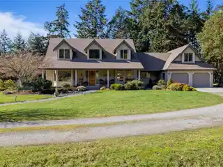 Inspiring 10-Acre Cottage Retreat