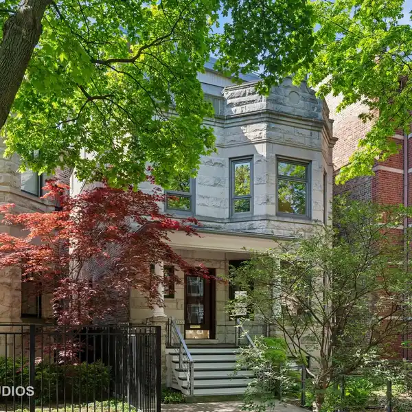 METICULOUSLY MAINTAINED AND DESIGNED HOME