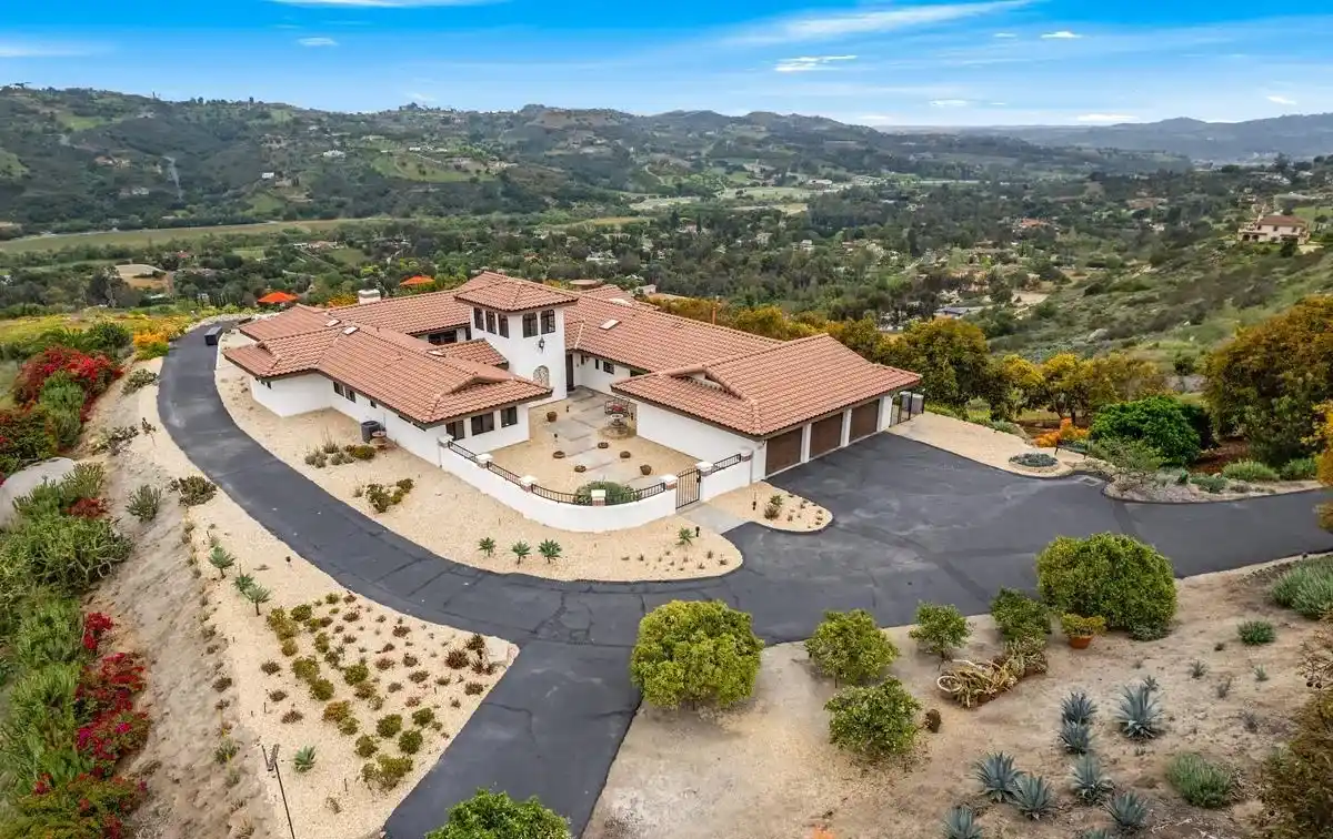 Exceptional Hilltop Residence