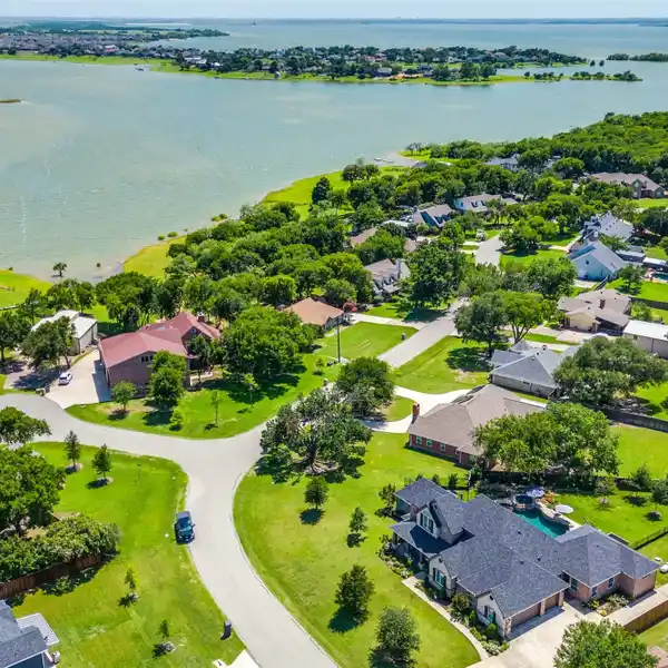 CUSTOM HOME WITH MODERN LUXURY APPOINTMENTS THROUGHOUT
