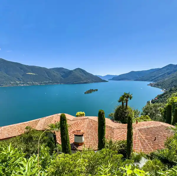 STUNNING DREAM LOCATION WITH MAGNIFICENT VIEWS