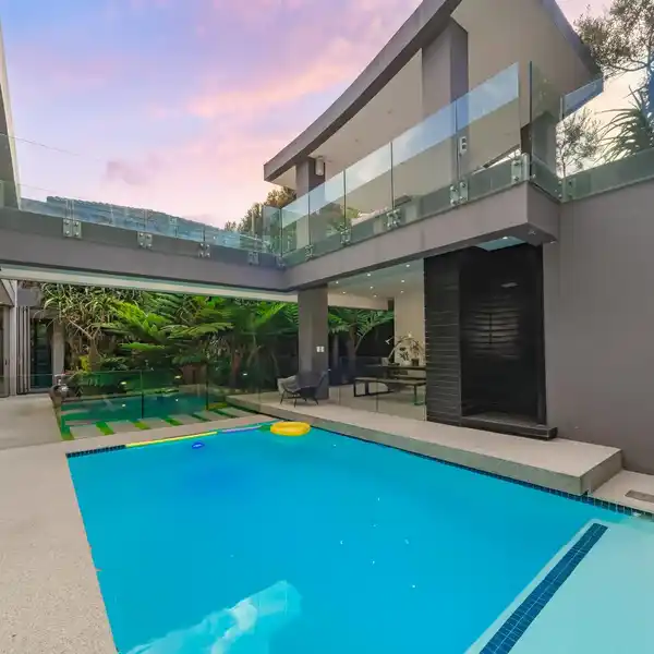 MAGICAL RESIDENCE IN WATERSTONE ESTATE