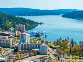 Beautiful Penthouse with Stunning Lake Views