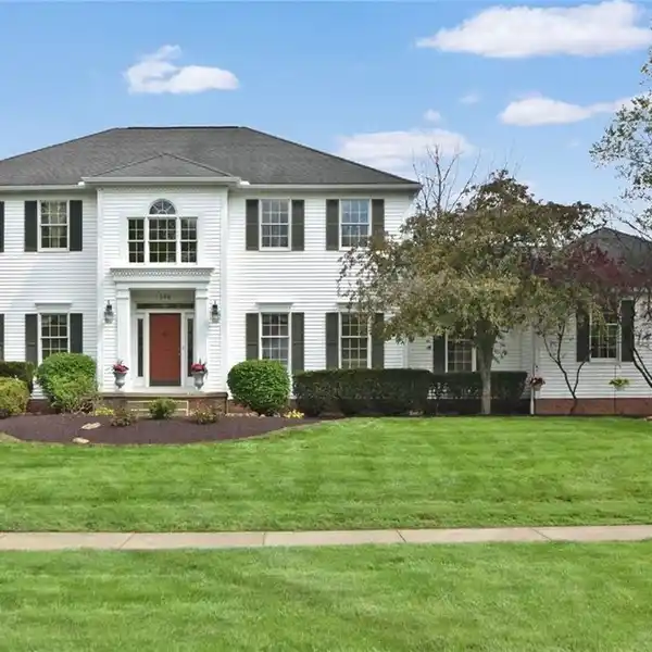 BEAUTIFUL HOME IN WINSTON MANOR