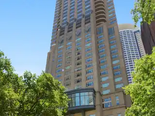 Urban Retreat Above the Magnificent Mile