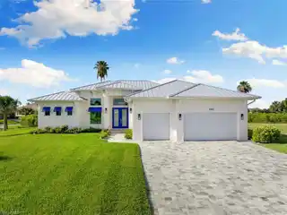 Modern Elegance Meets Comfort