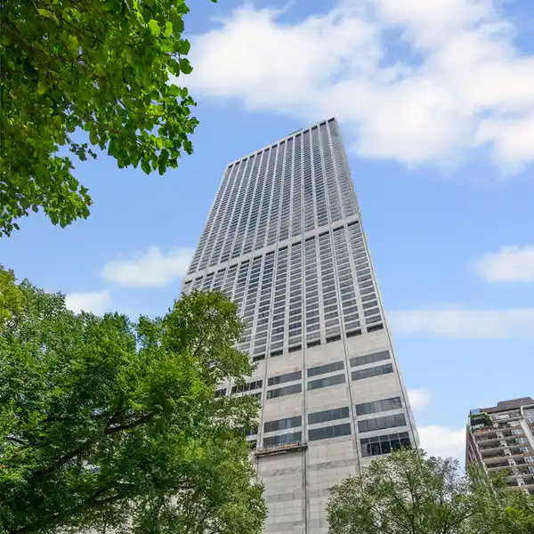 ELEGANT RESIDENCE AT WATER TOWER PLACE