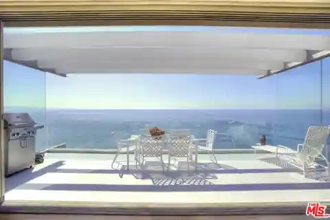 Spectacular Opportunity for a Modern Home