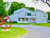 PERFECTLY CREATED MODERN OASIS FOR RENT