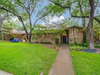 Move-in-ready Contemporary Style Home