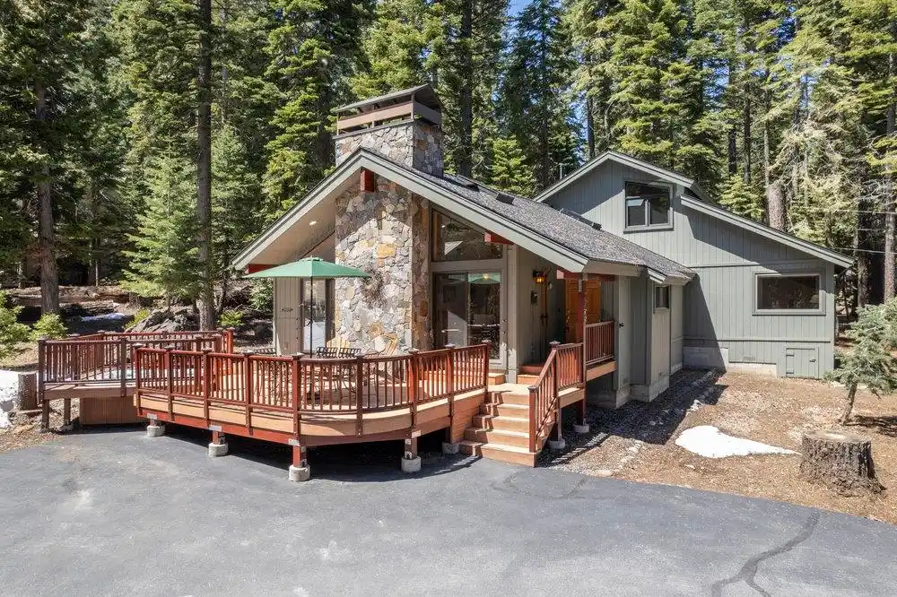 Elegant and Rustic Lake Tahoe Retreat