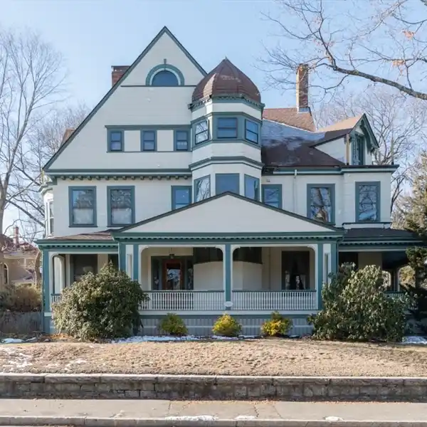 1891 HISTORIC HUNTER HOUSE IN NEWTONVILLE