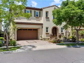 Beautifully Upgraded Home in Highlands