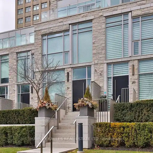 LUXURY LIVING IN THE HEART OF MIDTOWN