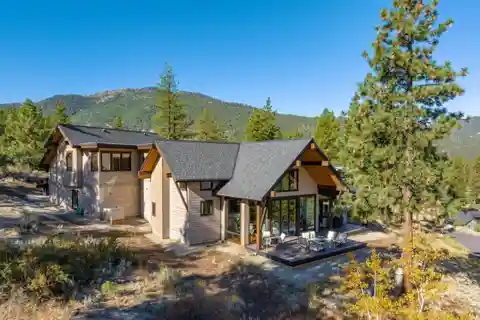 Charming Mountain Cottage Home