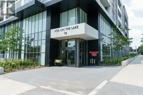 Luxe Lakefront Living with Iconic City Views