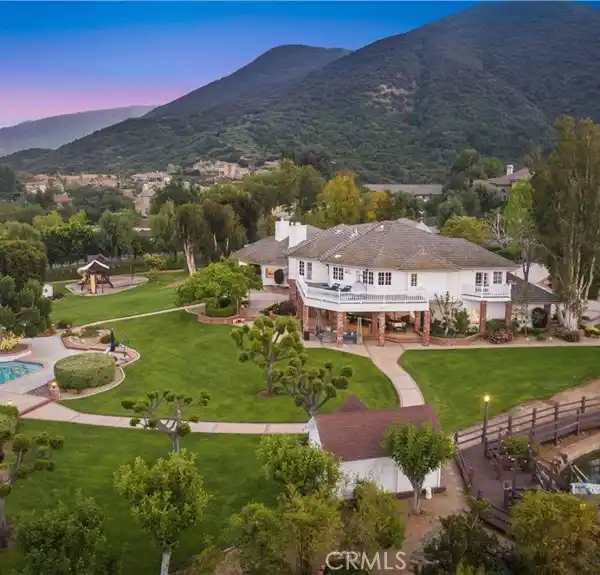 OPULENT 4.5-ACRE ESTATE