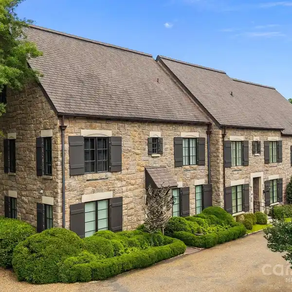 THREE-STORY END-UNIT TOWNHOME