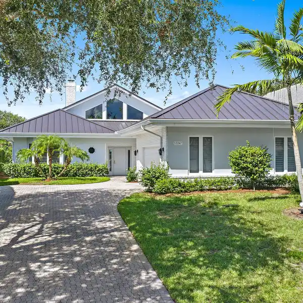 LUXURY LIVING REDEFINED