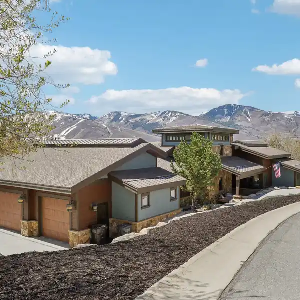 CONTEMPORARY CRAFTSMAN WITH INCREDIBLE VIEWS