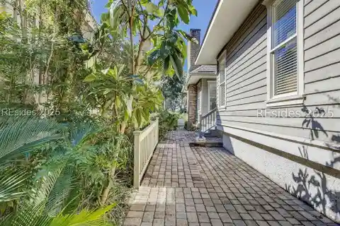 Prestigious Harbour Town Home with Lowcountry Charm