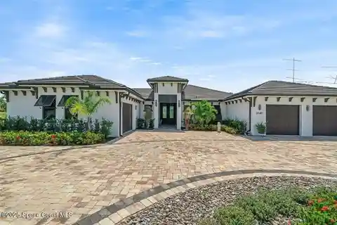Spacious Estate Perfect for Multigenerational Living