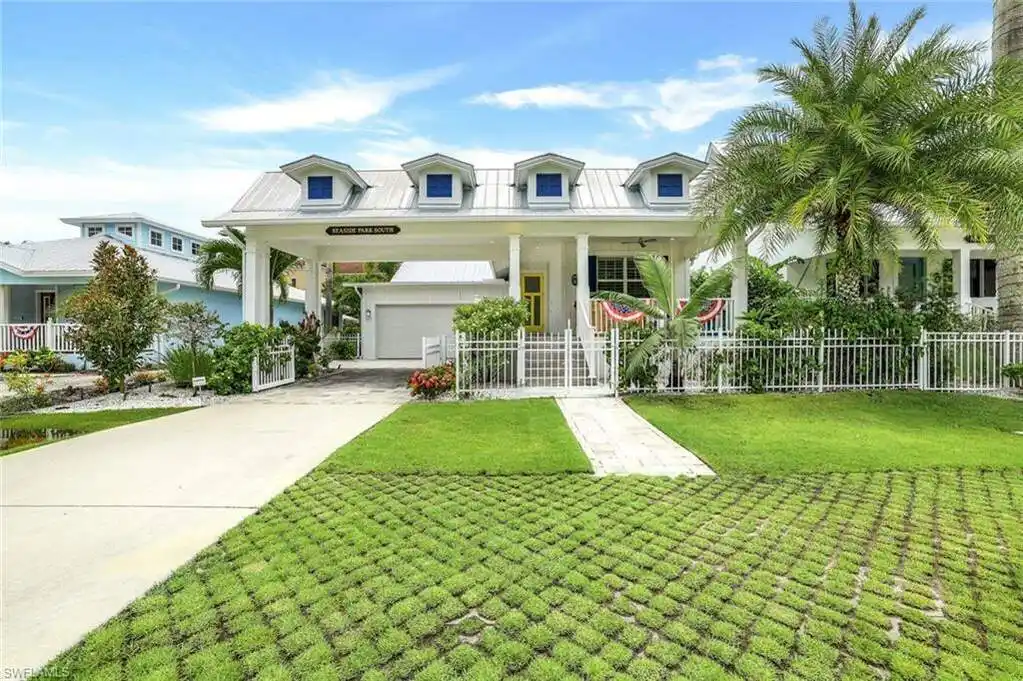 Coastal-inspired Home in the Bayshore Arts District