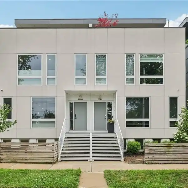 DESIGNER HOME WITH ROOFTOP DECK