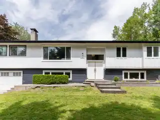 Equestrian Paradise with Barn and Riding Arena