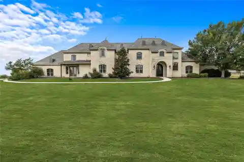 Tranquil Luxury on Nearly Four Acres