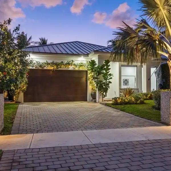 TRANSITIONAL CONTEMPORARY HOME
