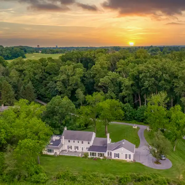 ALLURING COLONIAL ESTATE