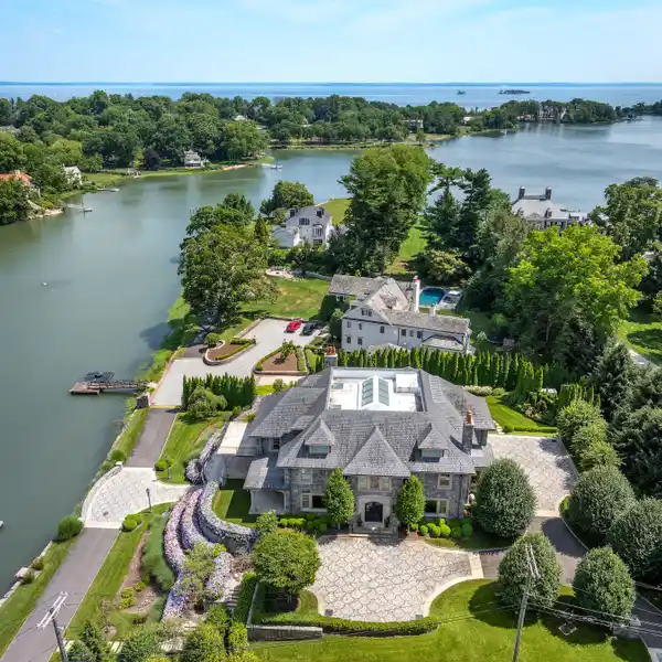 ELEGANT WATERFRONT HOME
