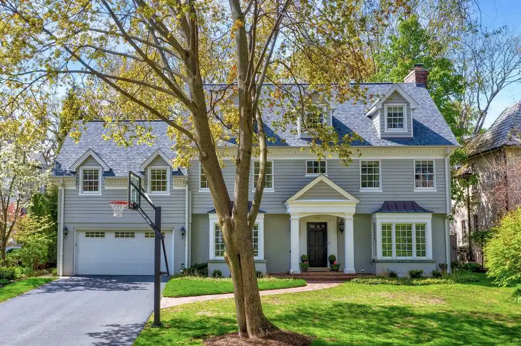 Elegant House in Secluded Neighborhood